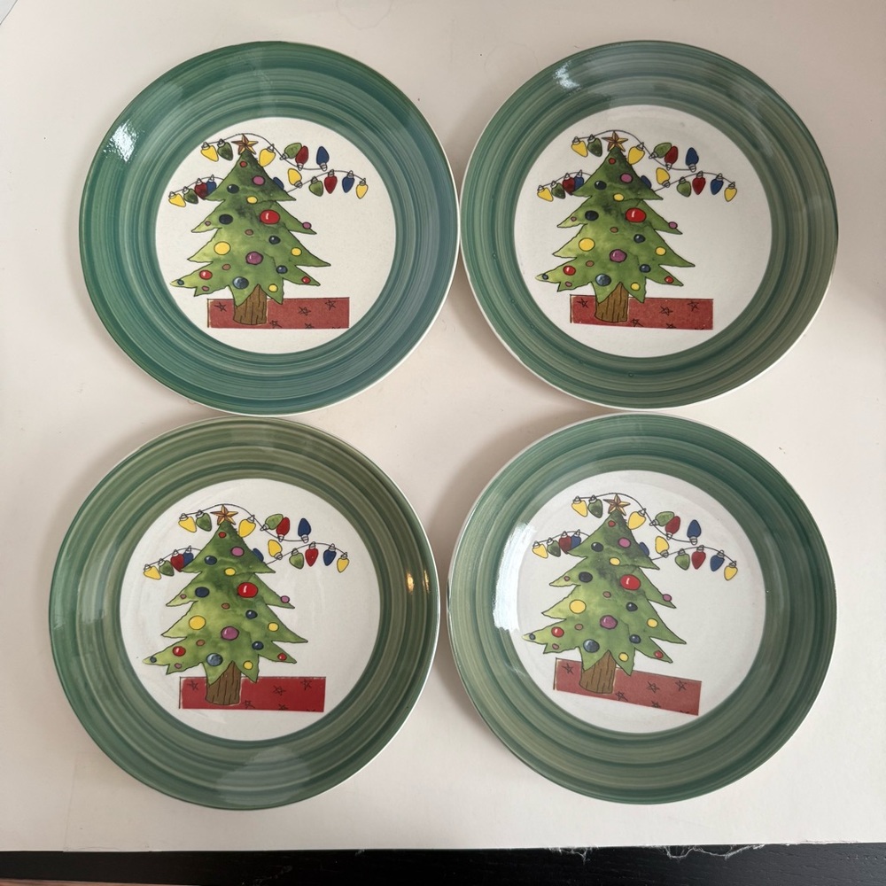 Christmas Swirl 8 1/2 Inch Plates Set Of 4